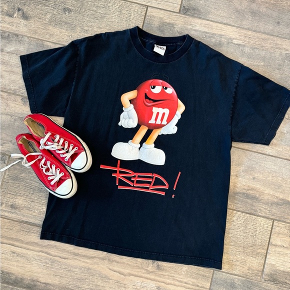Vintage 2011 M&Ms Red M&M black graphic tshirt - Picture 3 of 16